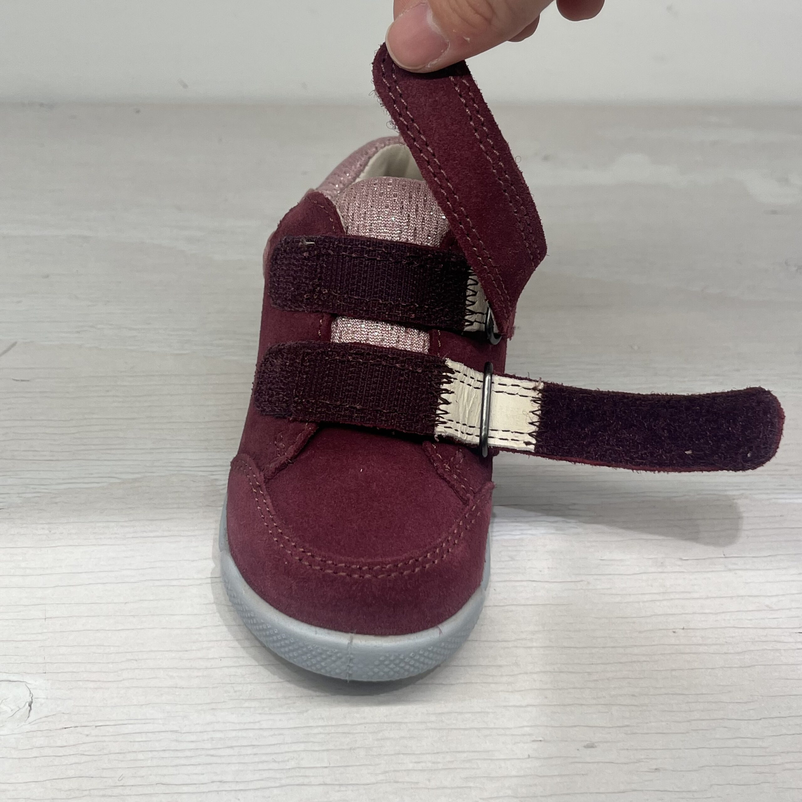 子どもの足の発育に良い子ども靴選びのポイントはダブルベルト